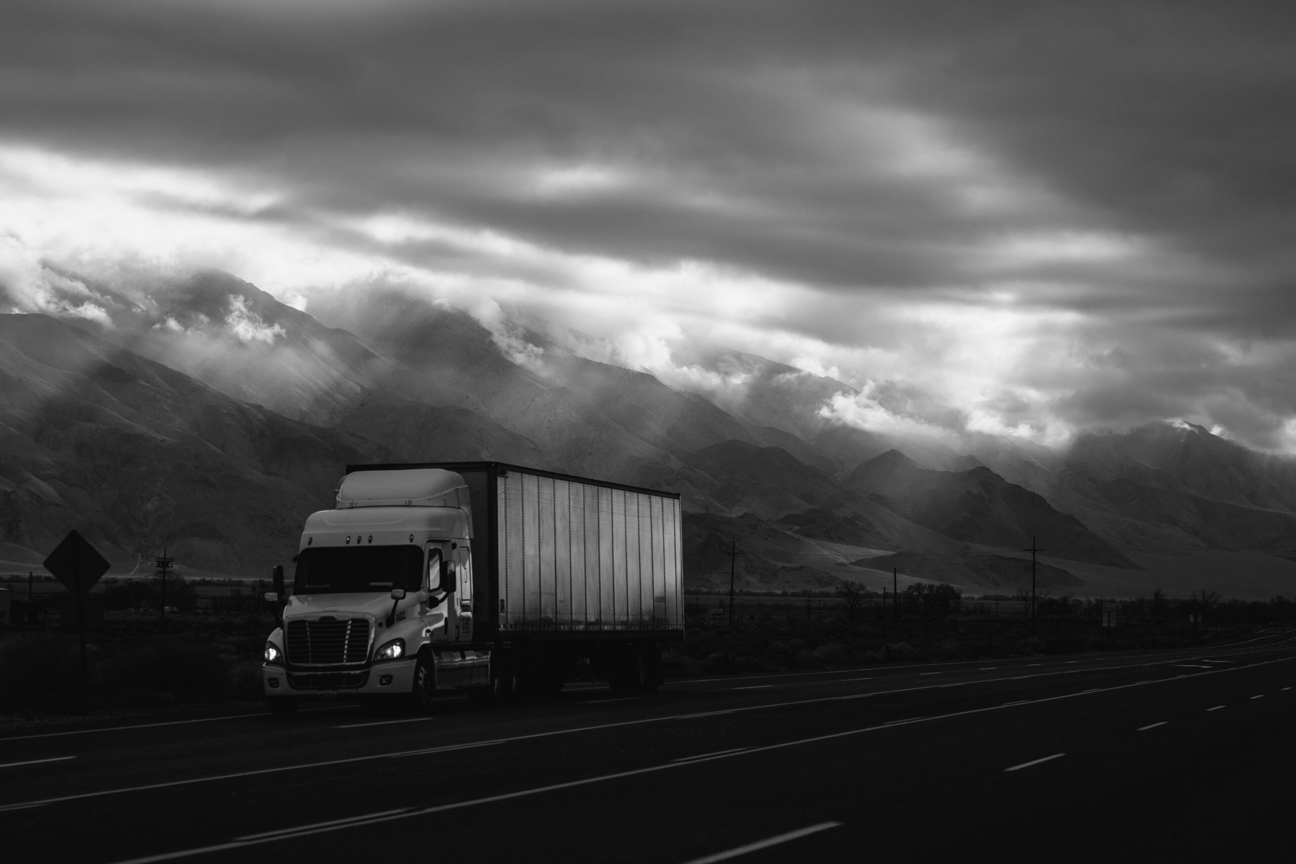 commercial trucking insurance